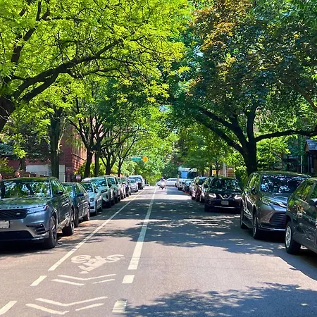 Great Location With Parking, 10 Min To Lga & Subway New York
