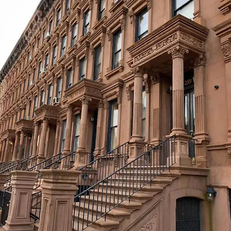 Apartment Plush & Spacious 2-bedroom In Nyc