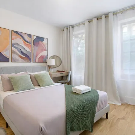 Bright & Cozy 2bd In Upper East Side * New York