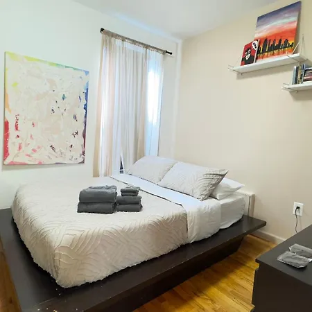 Harlem Cozy Elegance And Culture Apartment