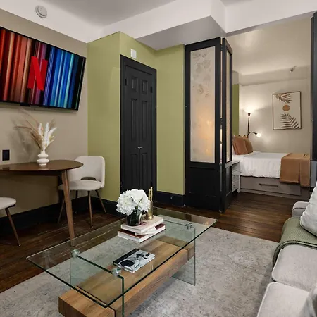 Centrally Located In Nyc Walk To Time Square Apartment *
