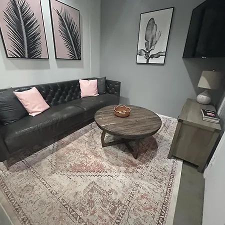 Nyc 3br Steps From Times Square & Transit Apartment New York