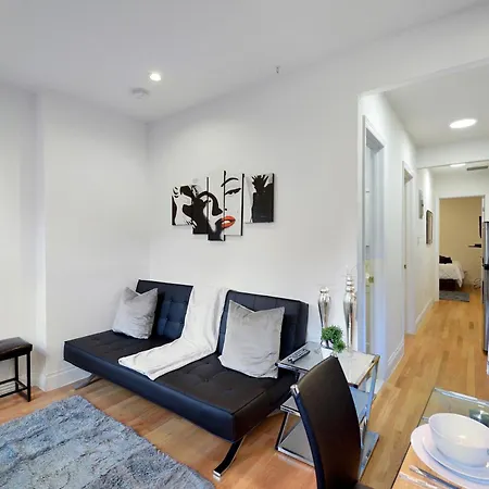 Cityscape 2 Bedroom Unit Prime Location New York