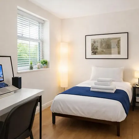 Apartment Sunlit Luxury 2br Harlem Brownstone Retreat - Near Express Trains New York