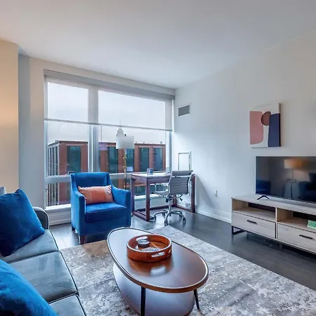 Luxury With Gym & Pool Apartment *