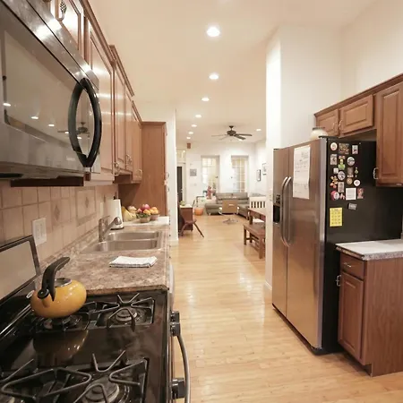 The Heights Haven, Spacious 6 Bedrooms Townhouse With Patio Apartment New York