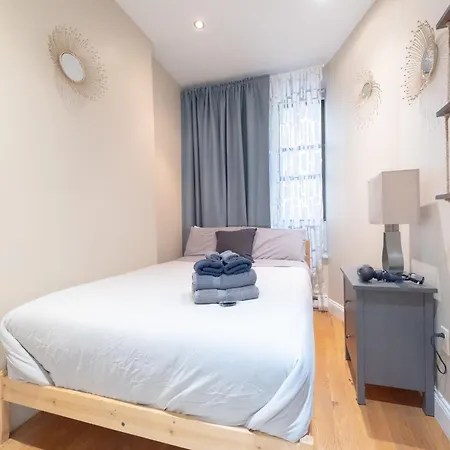 Apartment Comfy 2 Bedroom On Park West New York