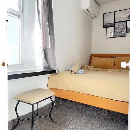 Apartment 纽约发拉盛干净整洁安全小单间 New York