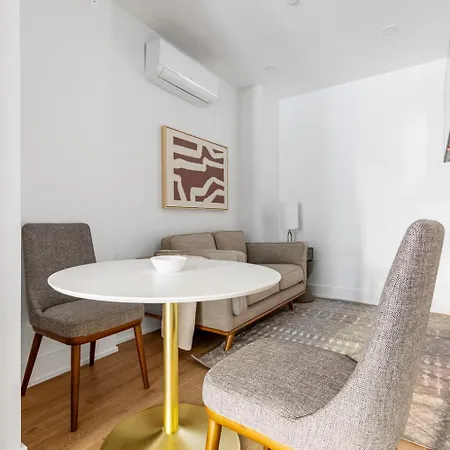 Blueground Garment District Washer Nr Times Square Nyc-2117 Apartment *