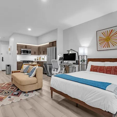 Fidi W Work Setup By Anyplace - 11680 Apartment