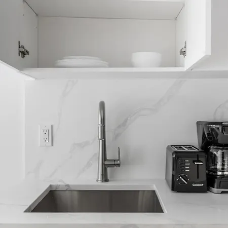 Blueground Garment District Washer Nr Times Square Nyc-2117 Apartment *