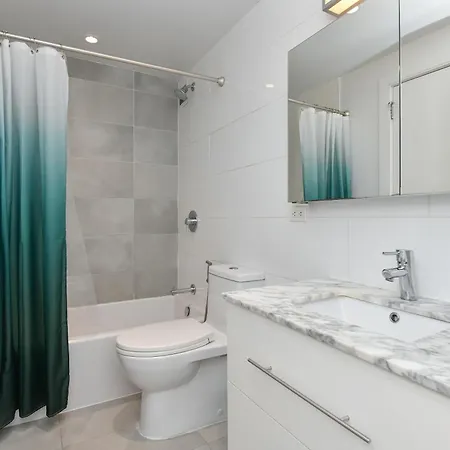 Chic 1 Bedroom In Midtown Manhattan Apartment