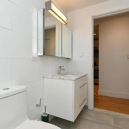 Chic 1 Bedroom In Midtown Manhattan *