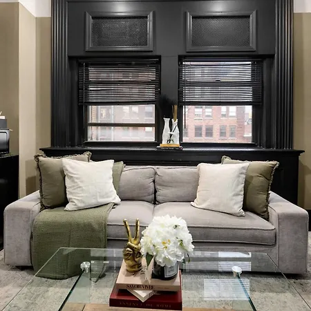 Centrally Located In Nyc Walk To Time Square Apartment *