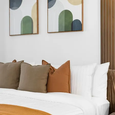 Premium Lux-penthouse In Financial District
