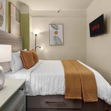 Centrally Located In Nyc Walk To Time Square *