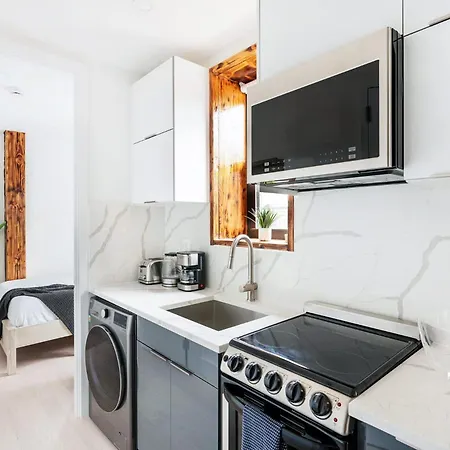 48-4fe 2br Prime Midtown West