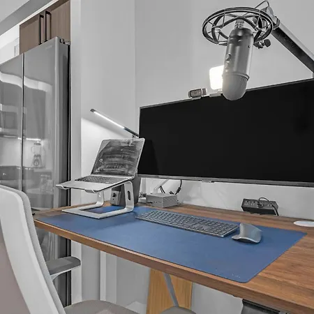 Apartment Fidi W Work Setup By Anyplace - 11680