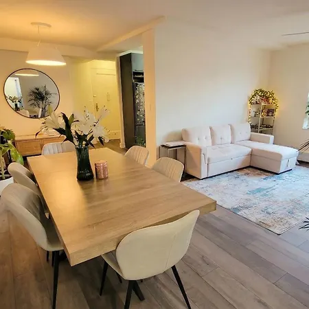 Spacious Luxury 1br With Empire State Building Views Apartment