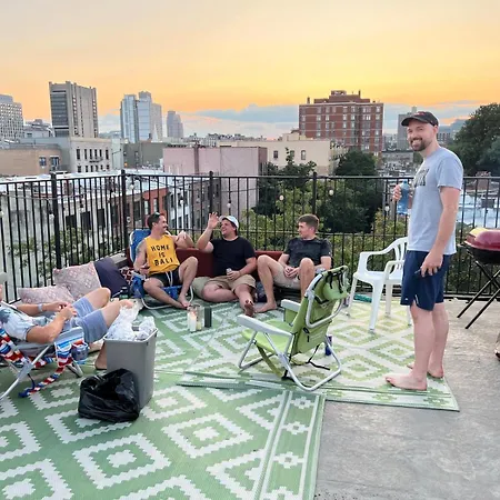 Sunlit Luxury 2br Harlem Brownstone Retreat - Near Express Trains New York