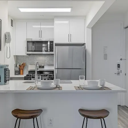 Apartment Fidi W Work Setup By Anyplace - 11431 *