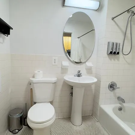 Charming 2br In Harlem, Steps From Park!