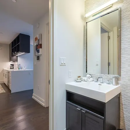 Luxury With Gym & Pool * New York