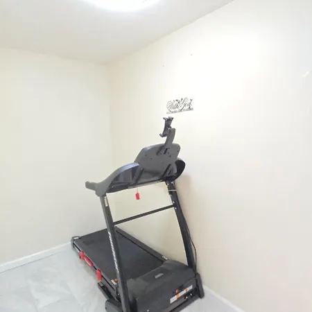 Staten Island Cozy Private 1-br Basement Close To Nyc Family & Pet Friendly *