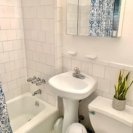 Apartment Prime Location 2 Bedrooms Upper East Side *