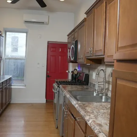 The Heights Haven, Spacious 6 Bedrooms Townhouse With Patio * New York