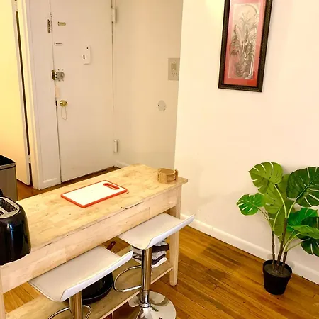 Prime Location 2 Bedrooms Upper East Side Apartment