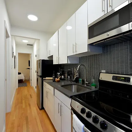 Cityscape 2 Bedroom Unit Prime Location New York