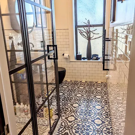 Luxury Duplex In 1880s Brownstone W Private Garden *