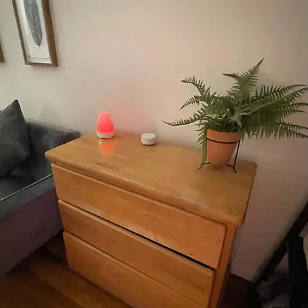 Prime Location 2 Bedrooms Upper East Side Apartment *