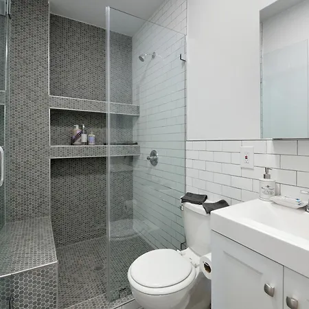 Cityscape 2 Bedroom Unit Prime Location * New York