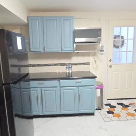 Staten Island Cozy Private 1-br Basement Close To Nyc Family & Pet Friendly *