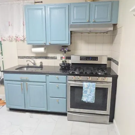 Staten Island Cozy Private 1-br Basement Close To Nyc Family & Pet Friendly *