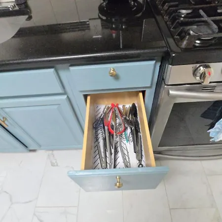 Staten Island Cozy Private 1-br Basement Close To Nyc Family & Pet Friendly