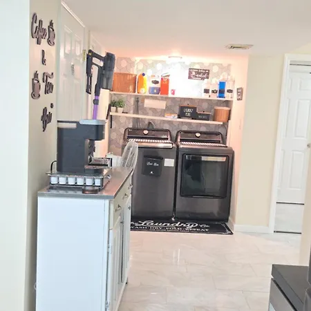 Apartment Staten Island Cozy Private 1-br Basement Close To Nyc Family & Pet Friendly New York