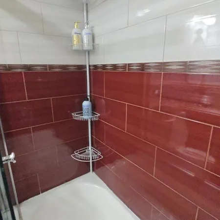 Staten Island Cozy Private 1-br Basement Close To Nyc Family & Pet Friendly