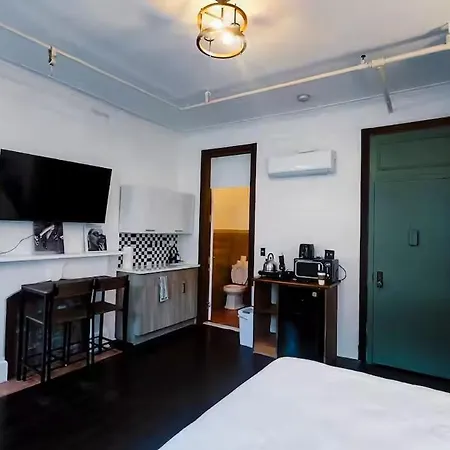 The Lexington Apartment *