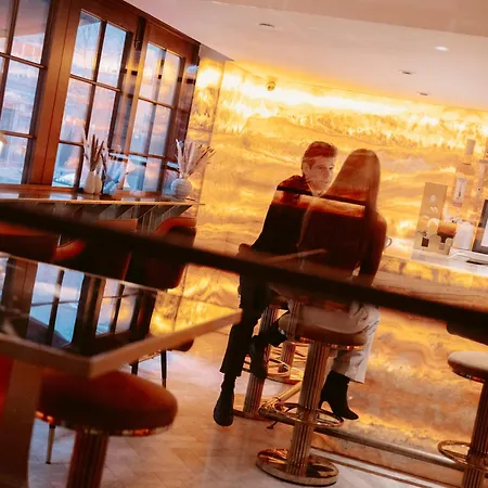 Life Hotel