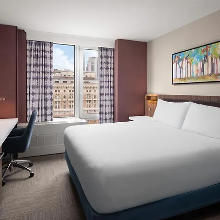 Hilton Garden West 35th Street Hotel 3*