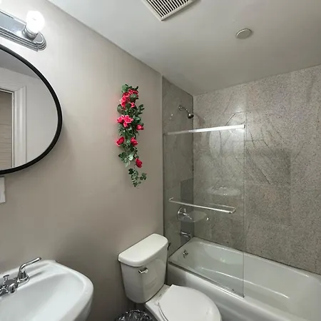 31 Street Broadway Apartment