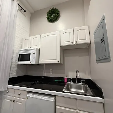 Apartment 31 Street Broadway