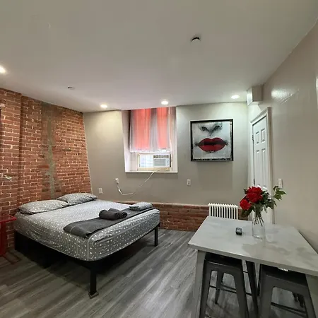 31 Street Broadway Apartment