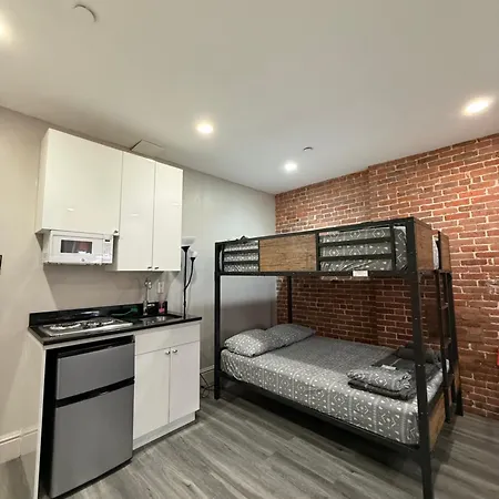 Apartment 31 Street Broadway