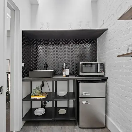 The Perfect For Large Groups Sleeps 10 Apartment