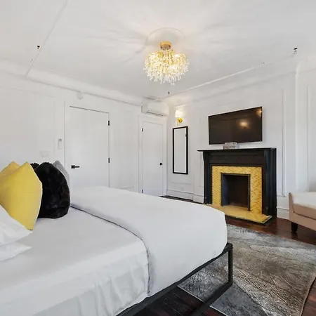 The Perfect For Large Groups Sleeps 10