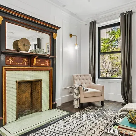 The Perfect For Large Groups Sleeps 10 Apartment *